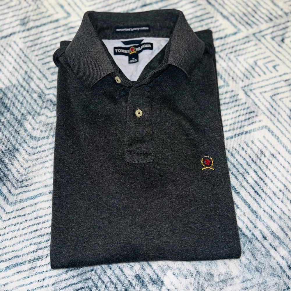 Vintage Tommy Hilfiger Polo SS Shirt!